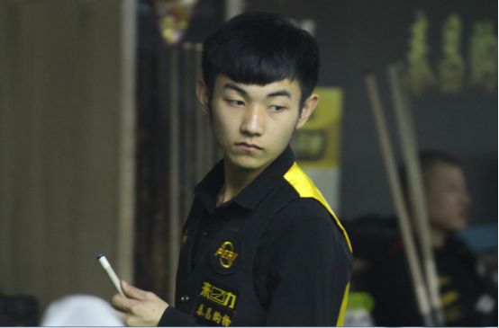 格纳布里：获得巨额收入后曾沉迷奢侈消费，母亲劝我脚踏实地