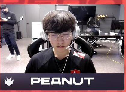 记者：卡马文加左脚踝轻微扭伤，将于周六接受进一步检查