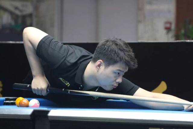 阿根廷球员看女儿球赛时与他人发生争执，被汽车钥匙刺伤头部