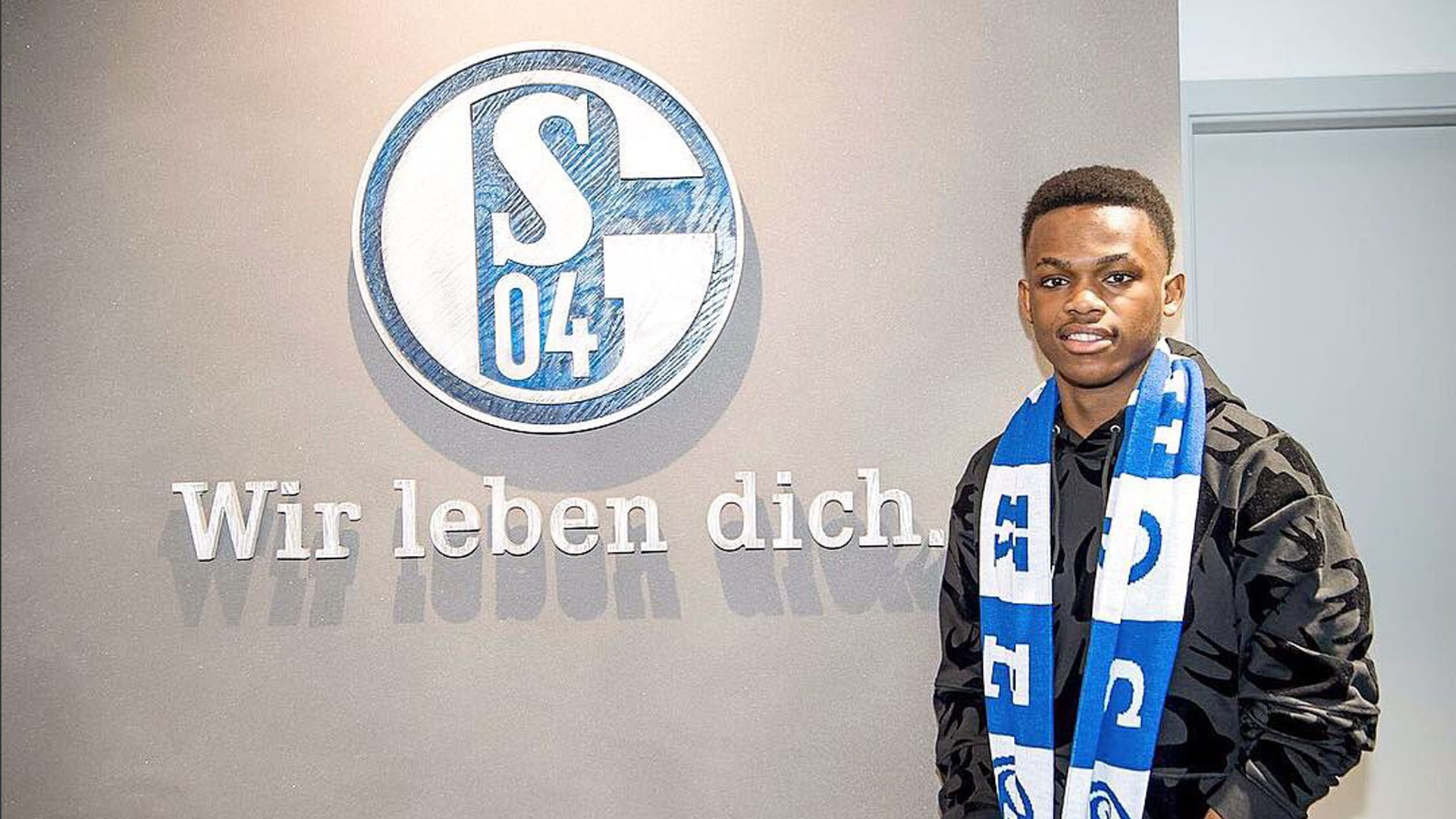 浓厚兴趣的 浓厚兴趣的