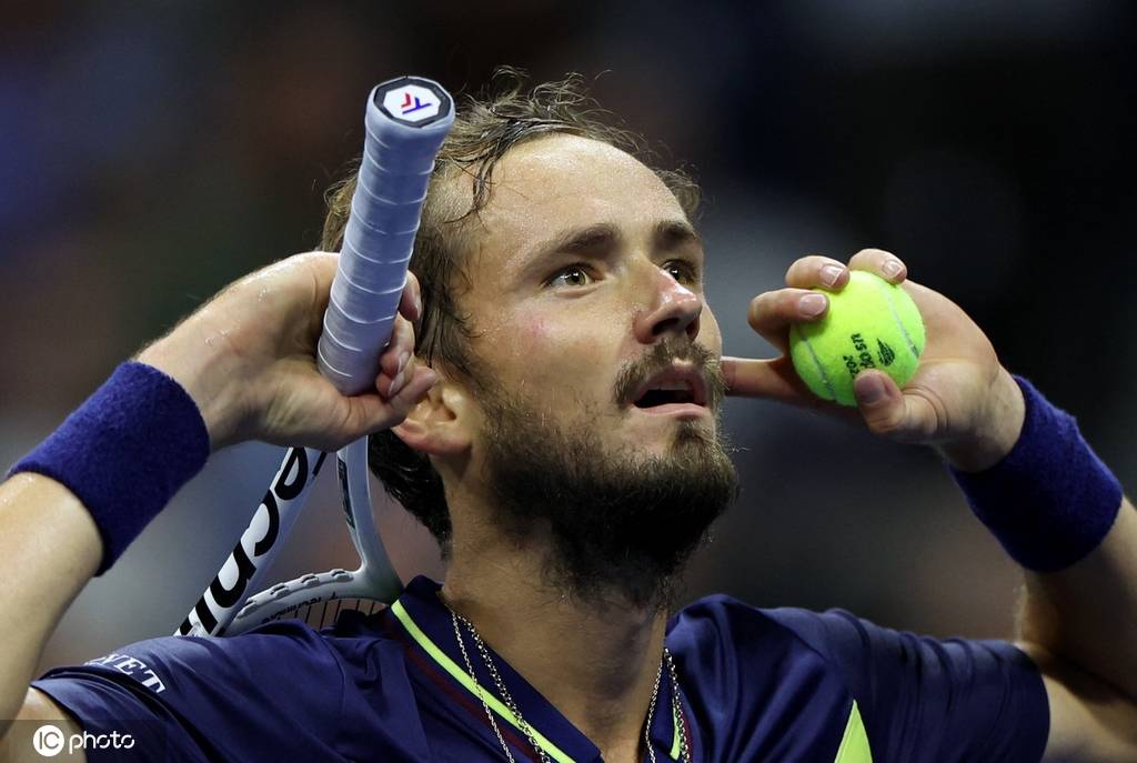 场激烈足球 场激烈足球